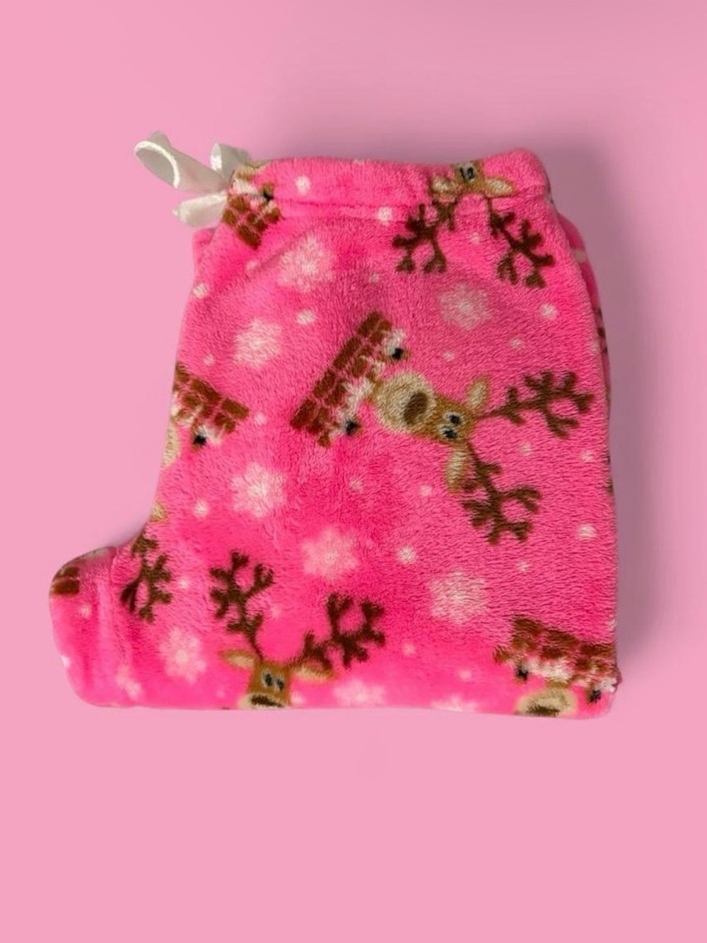 Pink reindeer fleece pajama pants
Size M but really fits a Small or XSmall 🦌🩷🦌🩷